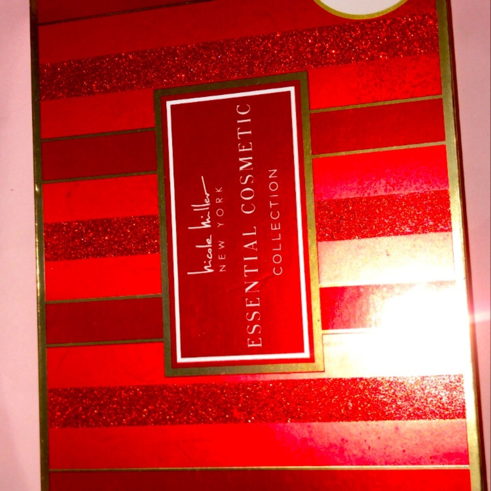 NicoleMiller NYEssential Cosmetics Collection